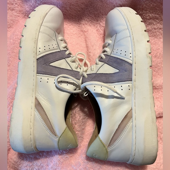 Vionic Simasa Women's Sneaker with Orthotic Support. leather lace-up, size 9.5 - Picture 1 of 8